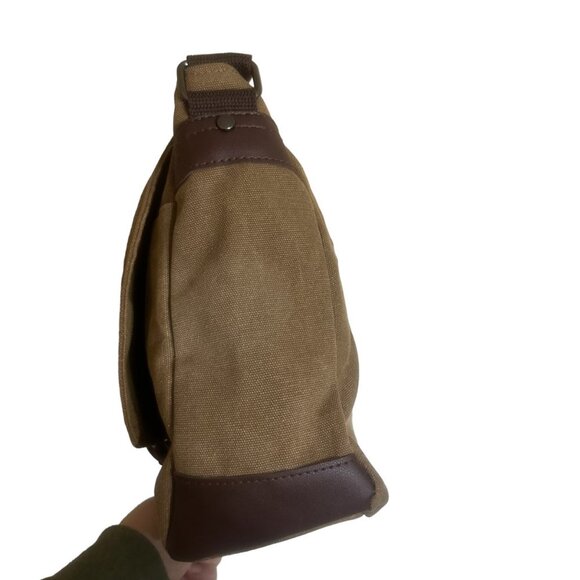 Old School Styled Traditional Waxed Canvas Messenger Bag Adjustable Strap NWT - Picture 4 of 13